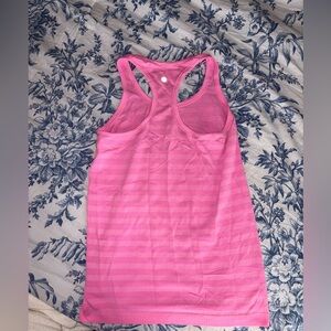 LULULEMON : Pink striped Swiftly Tank
